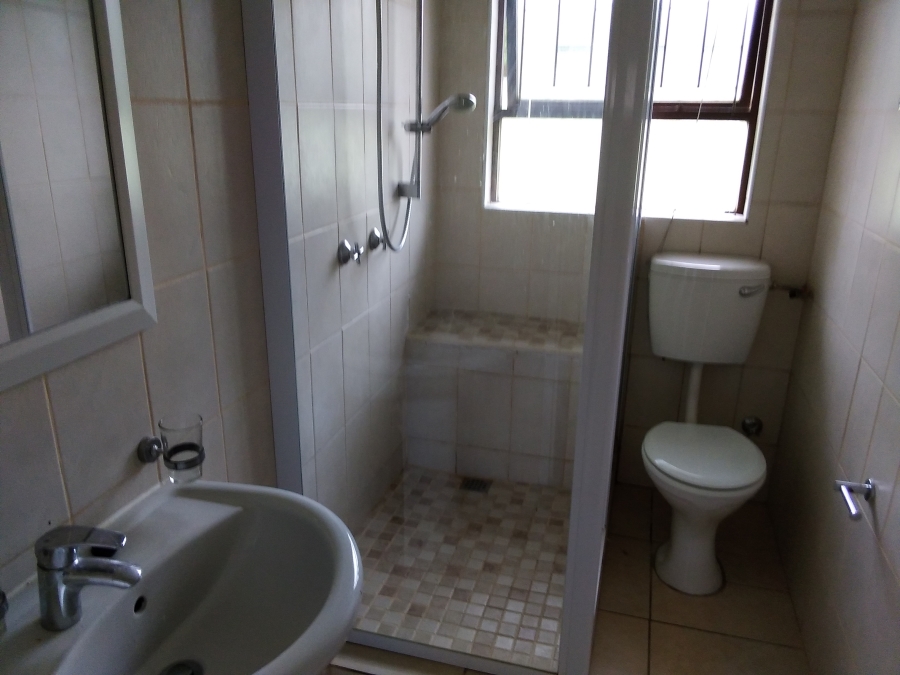 To Let 3 Bedroom Property for Rent in Somerset Park Western Cape
